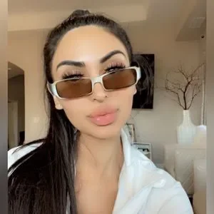 Authentic Gucci vintage Y2K skinny sunglasses gray black m_64b1fed8308f07f2e7e3598c.jpg main image 2